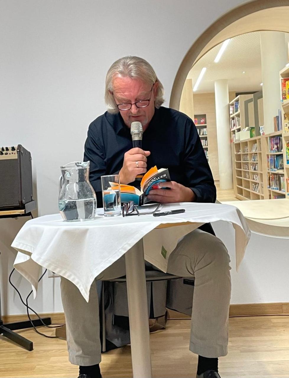 Robert Eichenauer liest "Die Aussenseiterin"