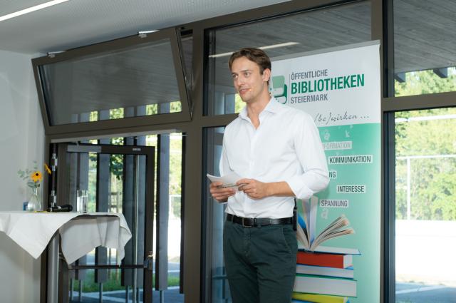 Eröffnung der Bibliothek Hizendorf