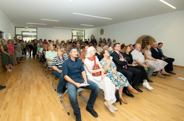 Großer Andrang bei der Eröffnung der Bibliothek Hitzendorf